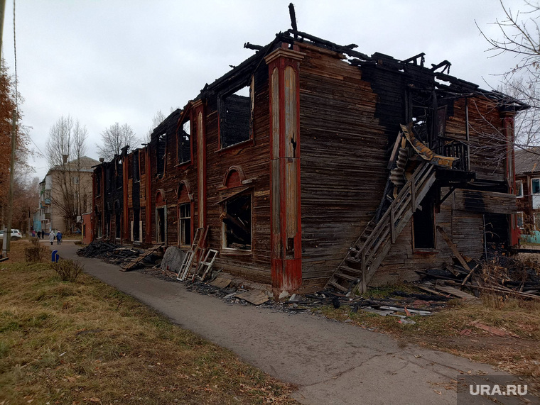 «С каждым годом только хуже»: чем живет пермский поселок Уральский, где горят дома и гибнут люди
