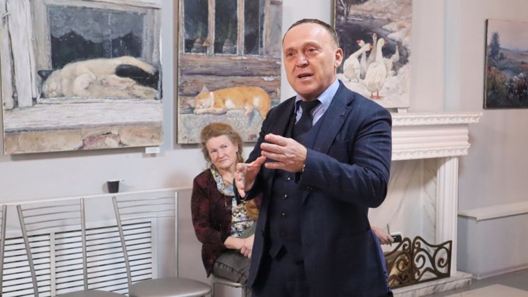 Преследуемый за картины мэр Краснокамска собрал у себя художников Прикамья. Фото