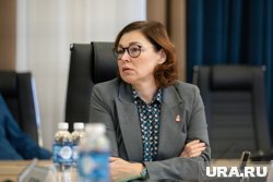 Статусные пермские чиновники получили партбилеты от Махонина