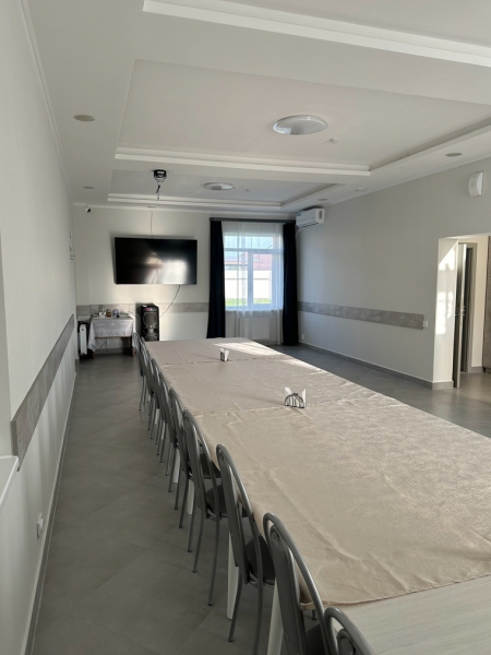 С хрустальными люстрами и БДСМ аксессуарами: какое жилье сдают в Перми на Новый год. Видео