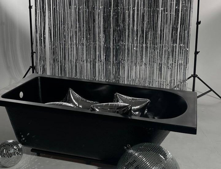 Ванна и елки на песке: чем удивляют пермяков фотостудии в преддверии Нового года. Фото, видео