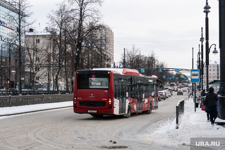 Автобусы-&laquo;гармошки&raquo;, новые маршруты и рост цен: что ждет общественный транспорт Перми в 2025 году