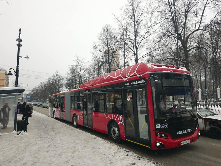 Автобусы-&laquo;гармошки&raquo;, новые маршруты и рост цен: что ждет общественный транспорт Перми в 2025 году