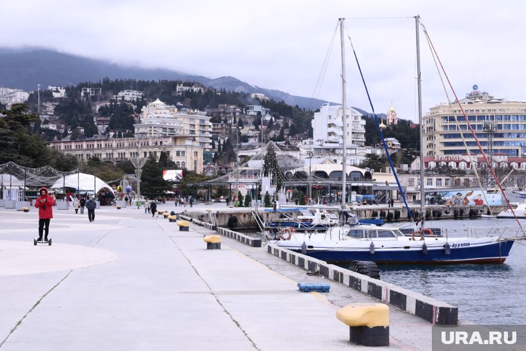 «Я когда смотрю на волонтеров, нервничать начинаю»: как в Крыму ловят мазут