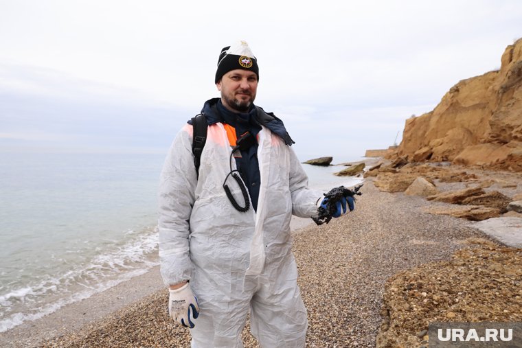 «Я когда смотрю на волонтеров, нервничать начинаю»: как в Крыму ловят мазут