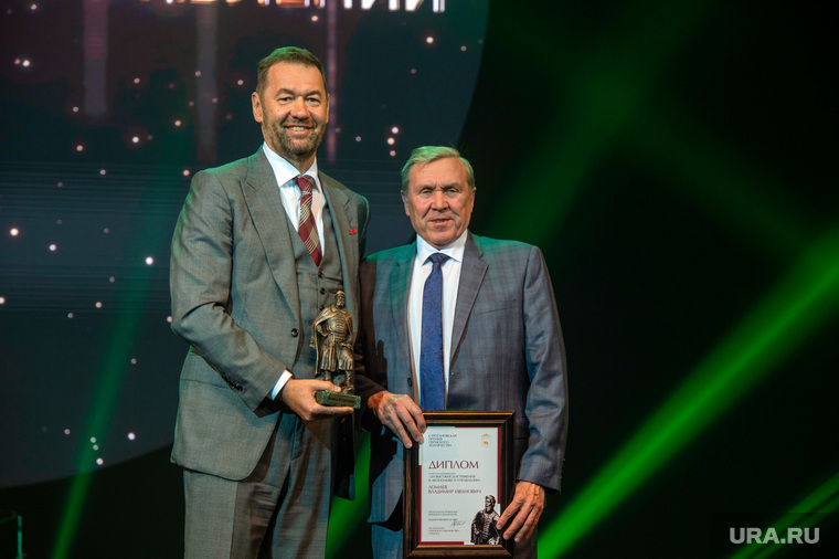 Скупал ваучеры, выгонял 30 менеджеров в день и заработал миллиард