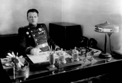 Банка компота &mdash; за ударный труд