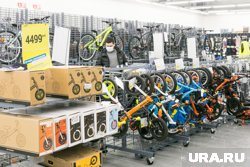 Магазины обрушат цены на импорт из-за торговых войн США и Китая