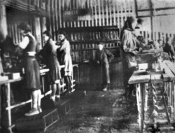 &laquo;Спали в одежде, до школы из сел добирались пешком&raquo;: жизнь пермских детей в годы войны