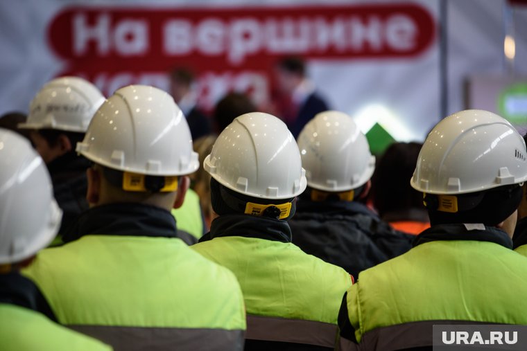 Дешевый доллар и торговые войны США ударят по карману россиян