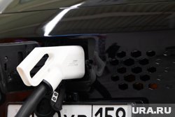 «Мы несем гигантские убытки»: владелец таксопарка о жестких запретах, китайских авто и мигрантах за рулем