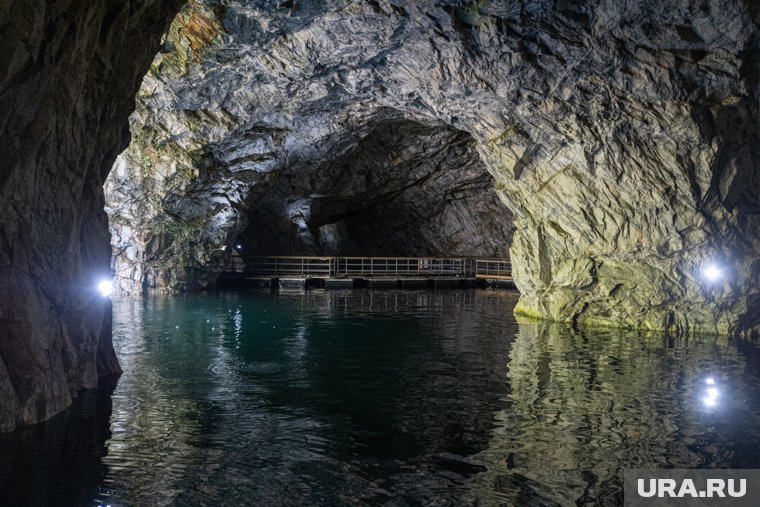 Полуголая модель возле креста, битва за пещеру и массовое отравление детей: топ-10 новостей Прикамья