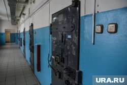 &laquo;Кроме неба ничего не видишь&raquo;: что скрыто за колючей проволокой СИЗО, где сидит редактор URA.RU Аллаяров