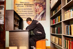 &laquo;Кроме неба ничего не видишь&raquo;: что скрыто за колючей проволокой СИЗО, где сидит редактор URA.RU Аллаяров