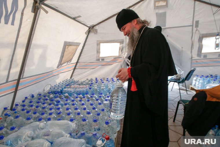 Пермская епархия объяснила в суде скандальной юристке невозможность продажи маркированной святой воды