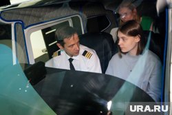 Посадили самолет без двигателя: как журналисты URA.RU учились мастерству пилотов. Видео