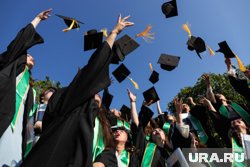 Пермский психолог рассказал, должны ли родители влиять на выбор профессии ребенка. Видео