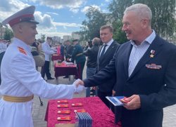 Знакомство с обезьянами, грибной улов и проба чак-чак: чем пермские политики хвастаются в соцсетях