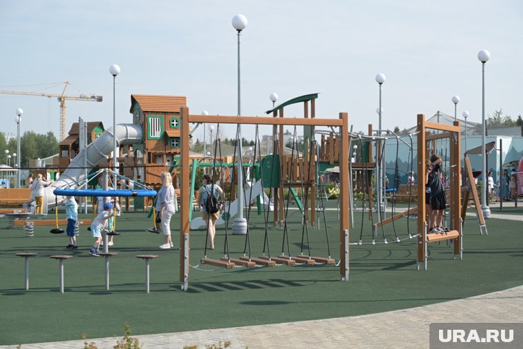 Пермяки толпами идут в новый зоопарк: онлайн-трансляция URA.RU