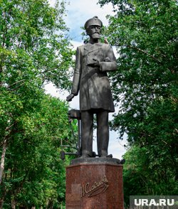 Топ-10 памятников выдающимся пермякам, которые нужно увидеть каждому туристу