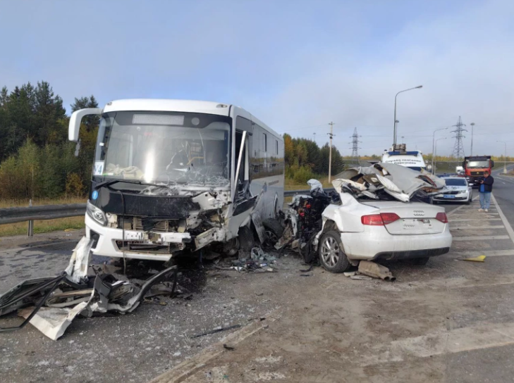 Минздрав сообщил о состоянии пострадавшего в ДТП с участием автобуса