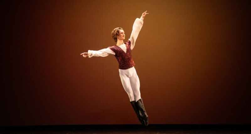Пермяк Денис Мазанов занял первое место на конкурсе «Молодой балет мира»